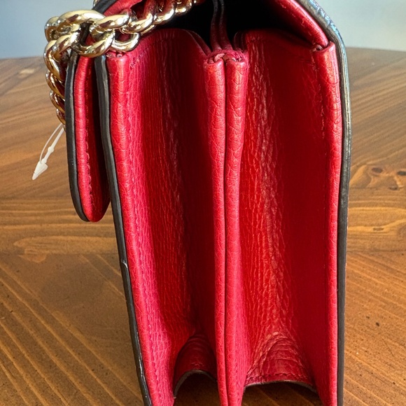 GG Interlocking Elegant Red Chain Shoulder Bag - Picture 3 of 5